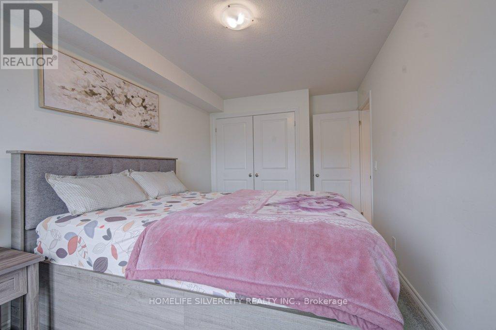##18 235 CHAPEL HILL DRIVE - 17