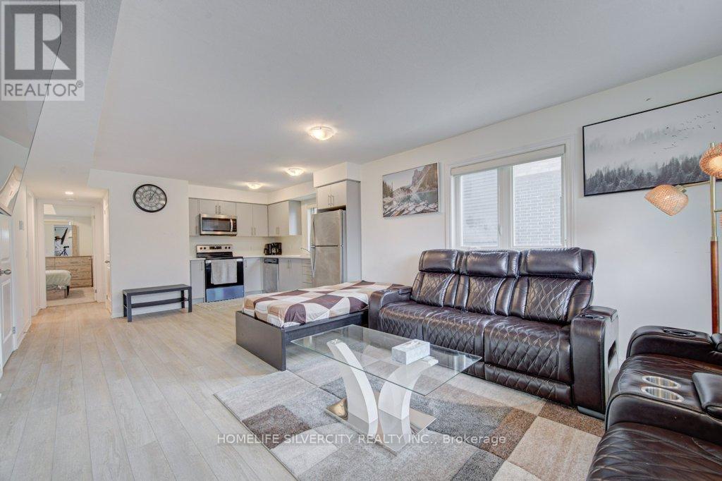 ##18 235 CHAPEL HILL DRIVE - 6