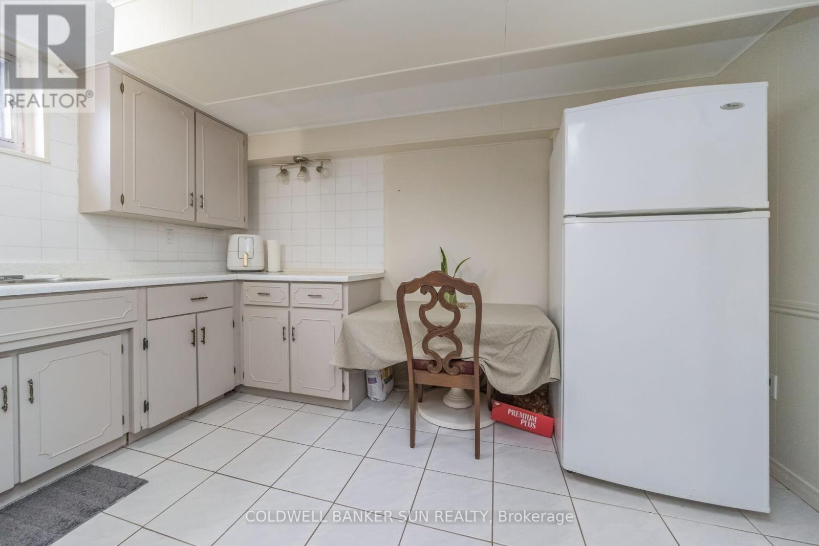 84 DUMBARTON STREET - 31