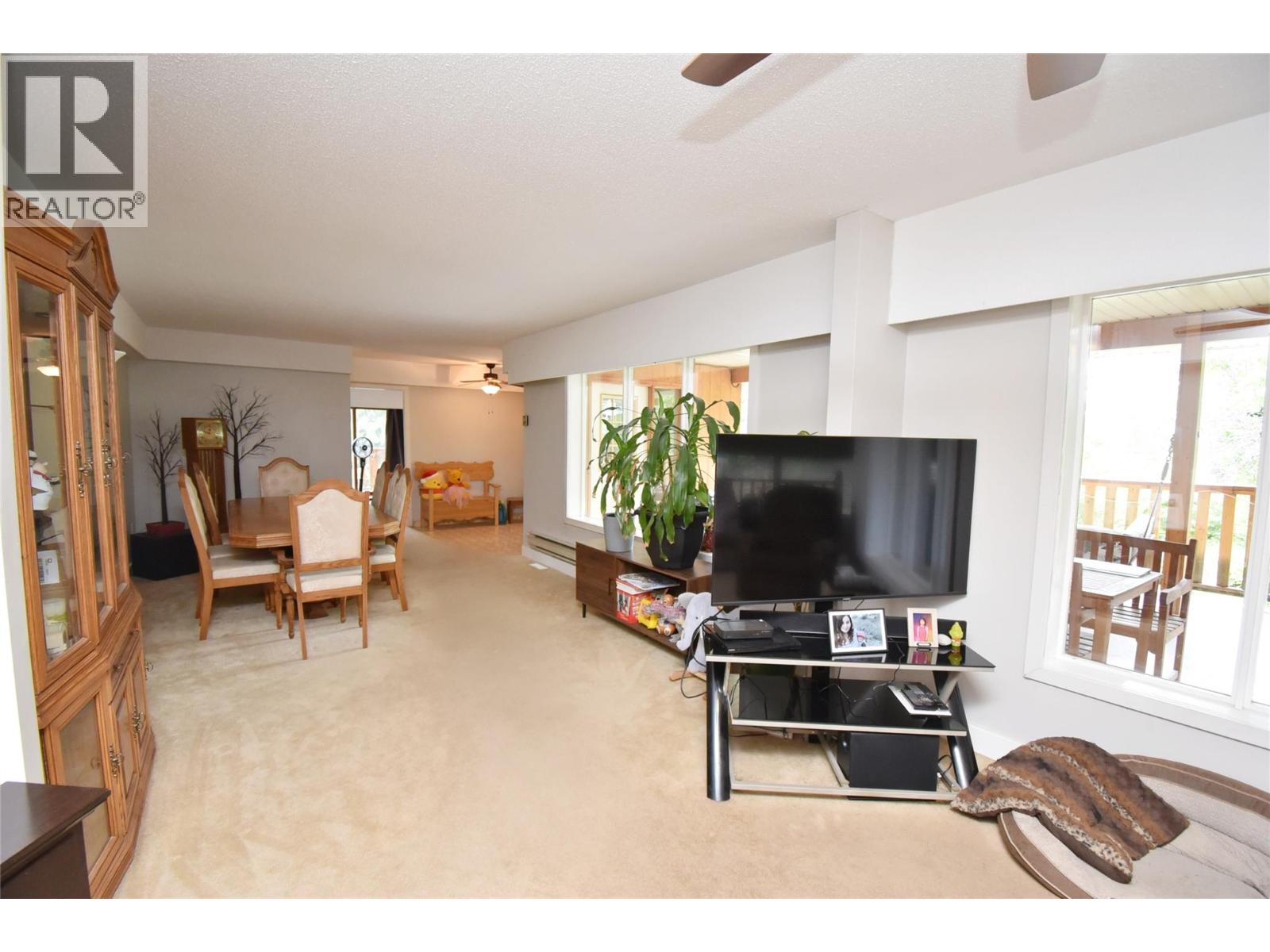  382 Kildare Way, Vernon