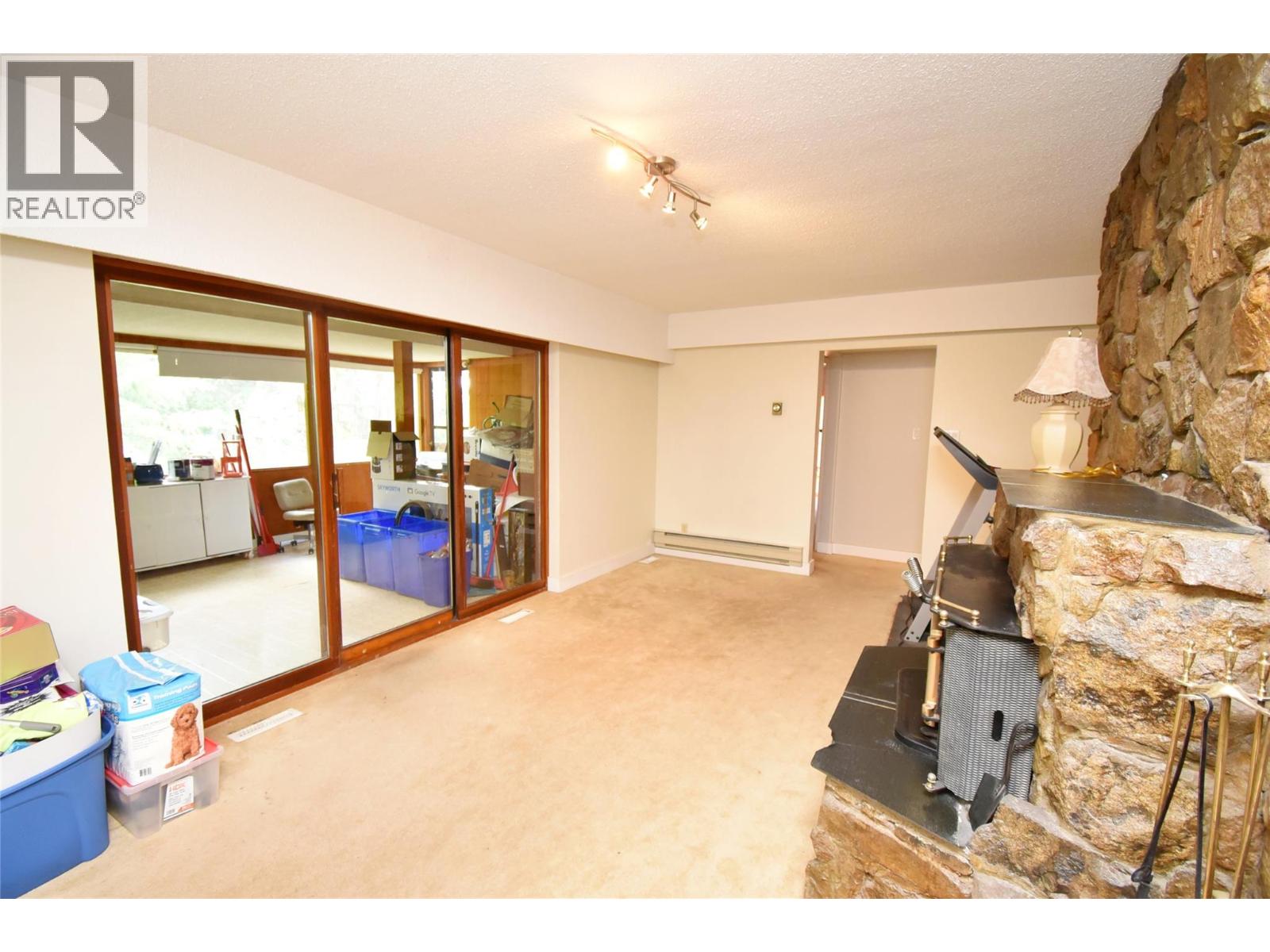  382 Kildare Way, Vernon