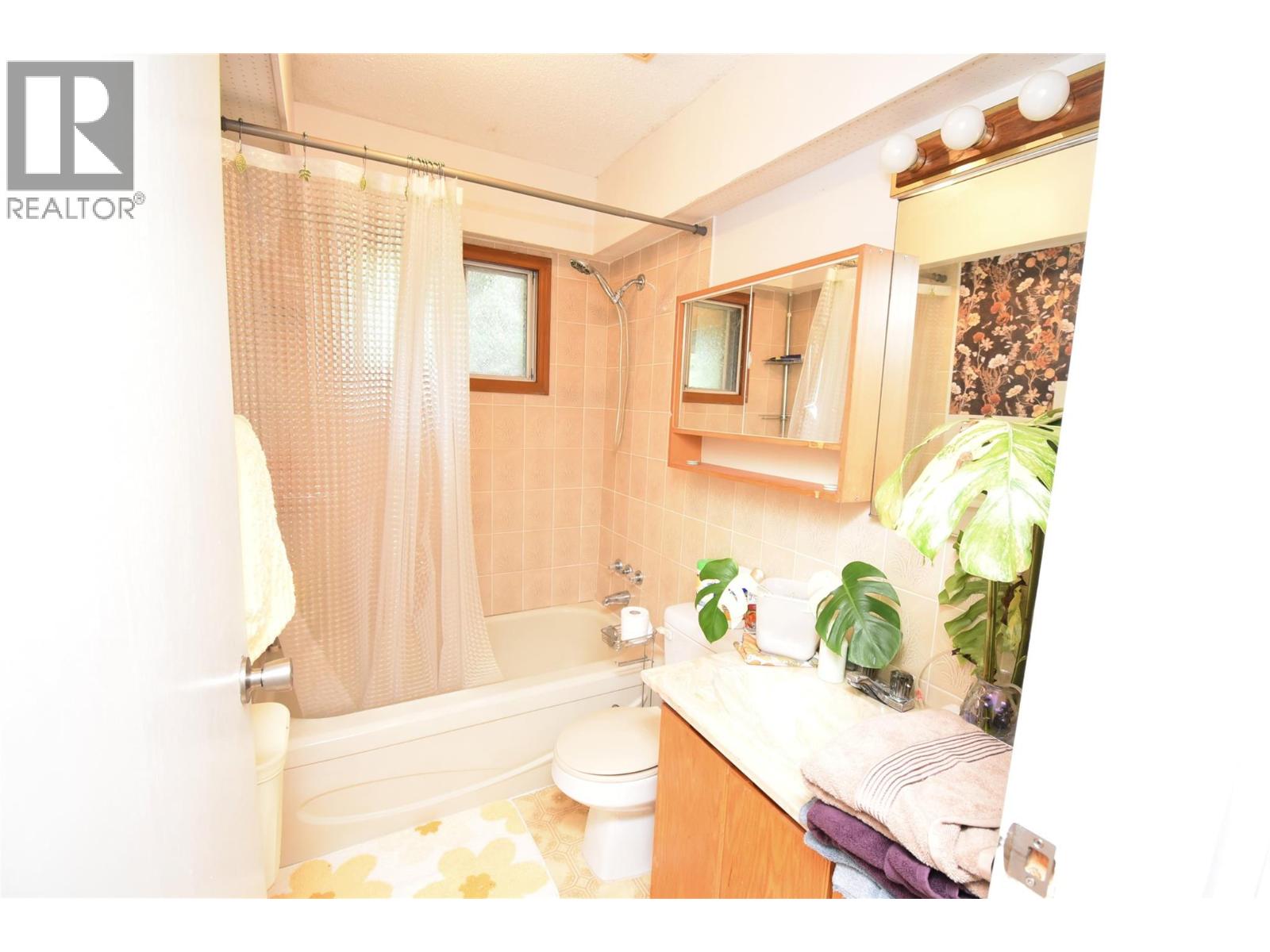  382 Kildare Way, Vernon