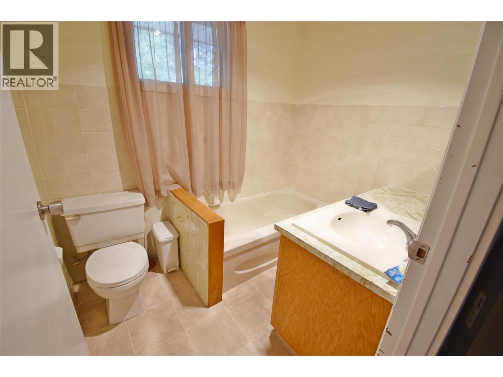  382 Kildare Way, Vernon