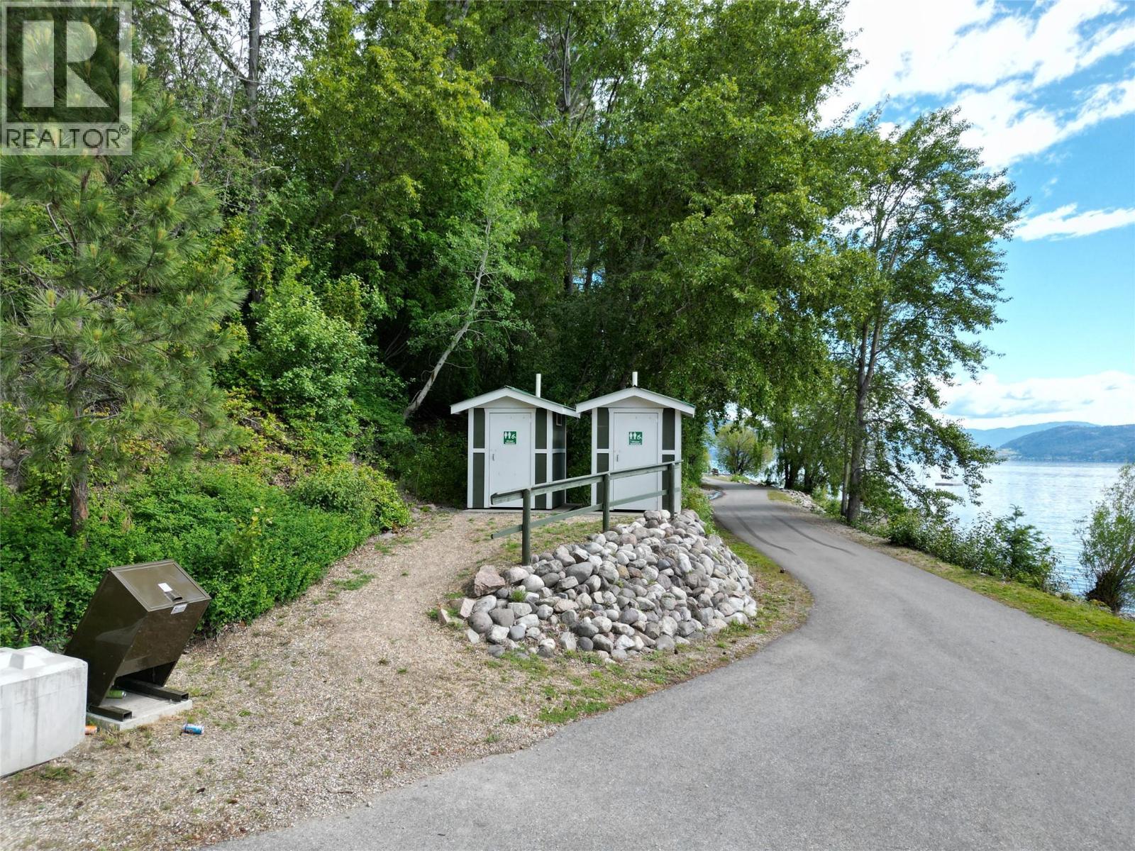  382 Kildare Way, Vernon