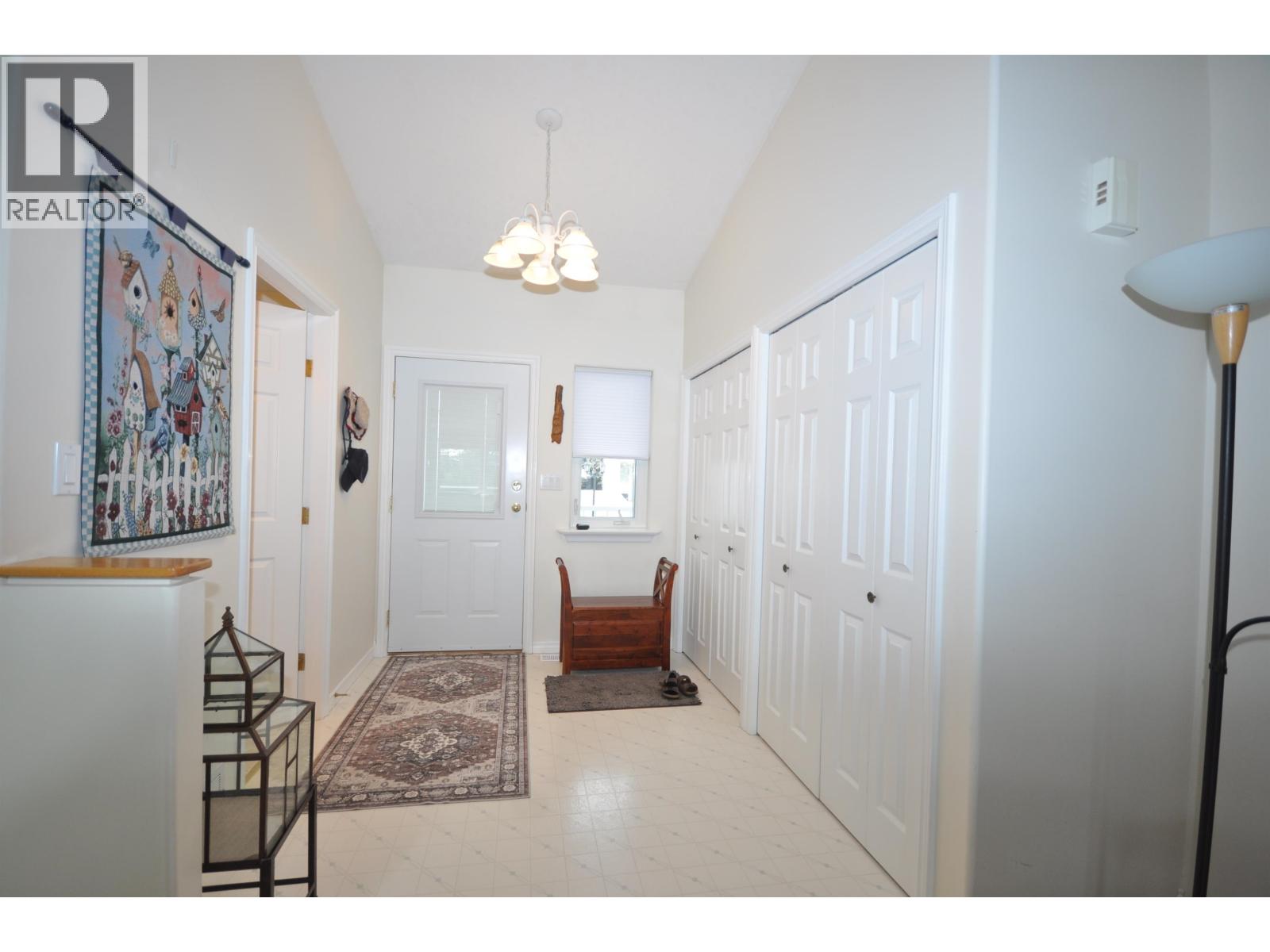 #10 11 EAGLE CRESCENT - Image 2