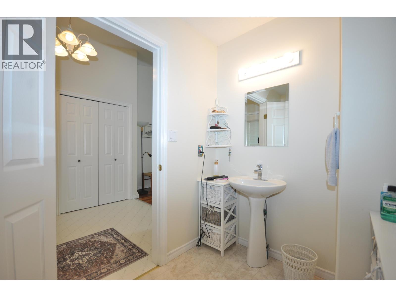 #10 11 EAGLE CRESCENT - Image 3