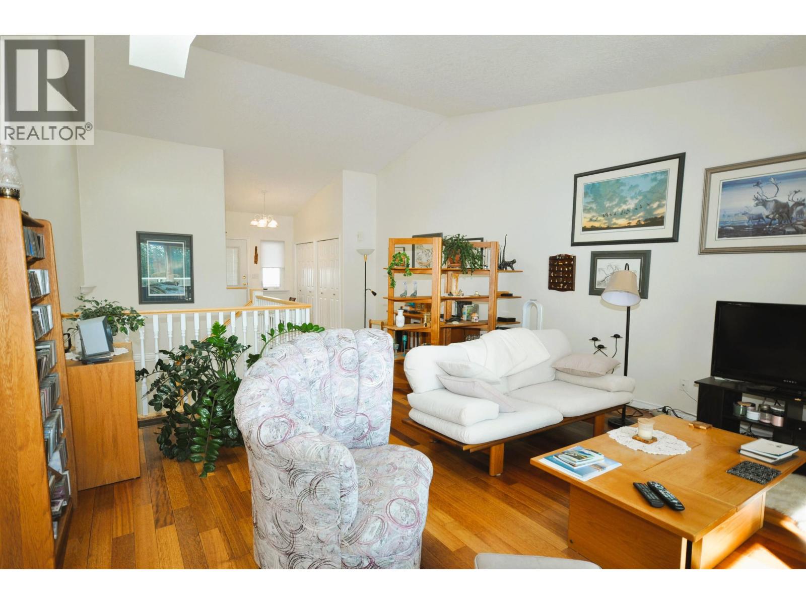 #10 11 EAGLE CRESCENT - 9