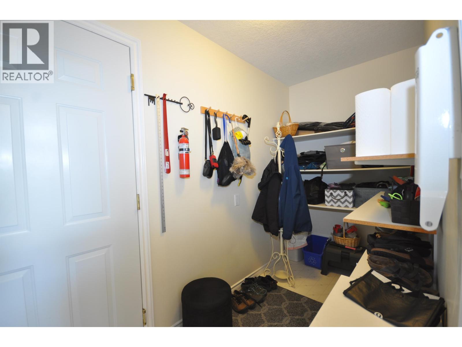 #10 11 EAGLE CRESCENT - 32