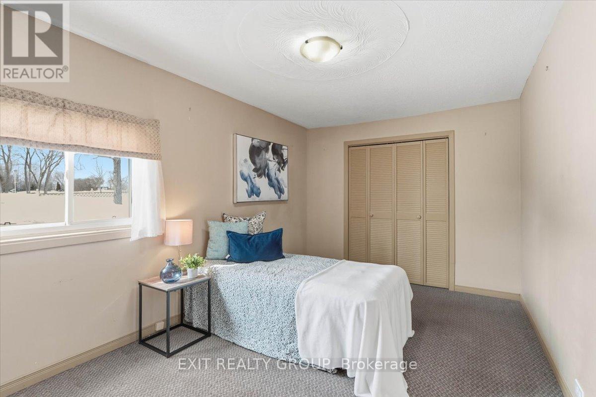 1083 LAKESIDE DRIVE — photo 11