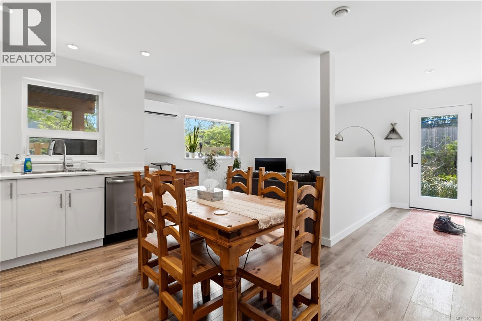 823 Lorne White Pl - Image 2