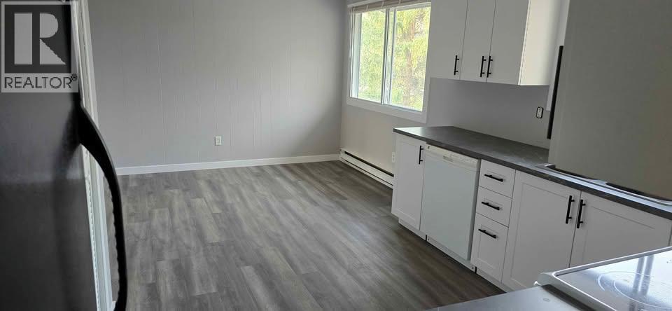 2611 Lakeshore Road - 12