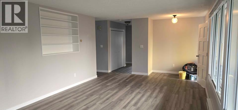 2611 Lakeshore Road - 4