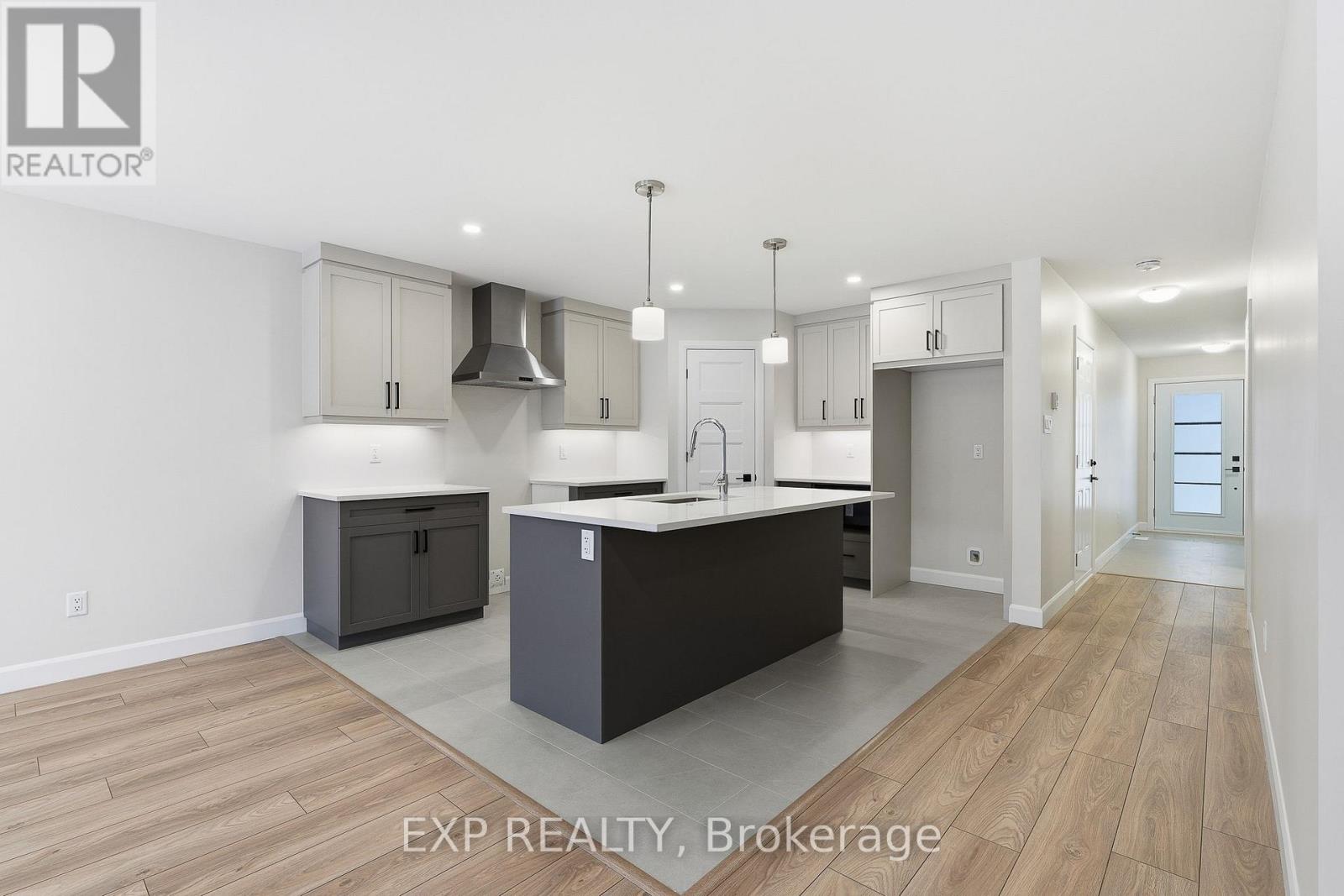 247 SUMAC CRESCENT STREET - 4