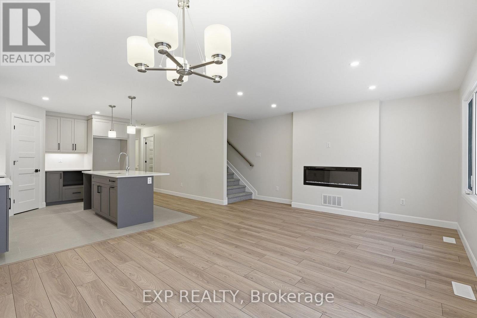 247 SUMAC CRESCENT STREET - 8