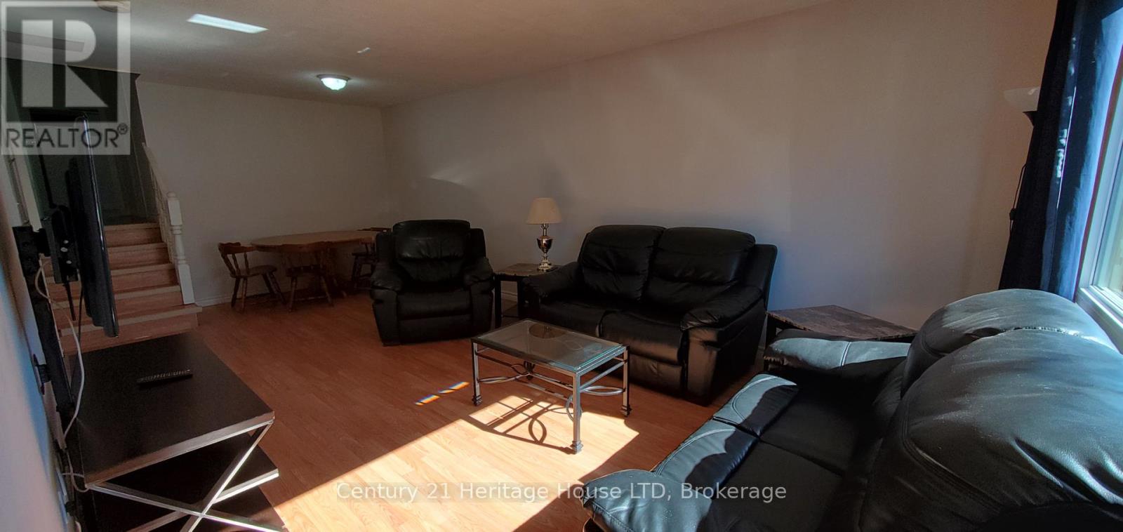 542 FIRST AVENUE N - 3
