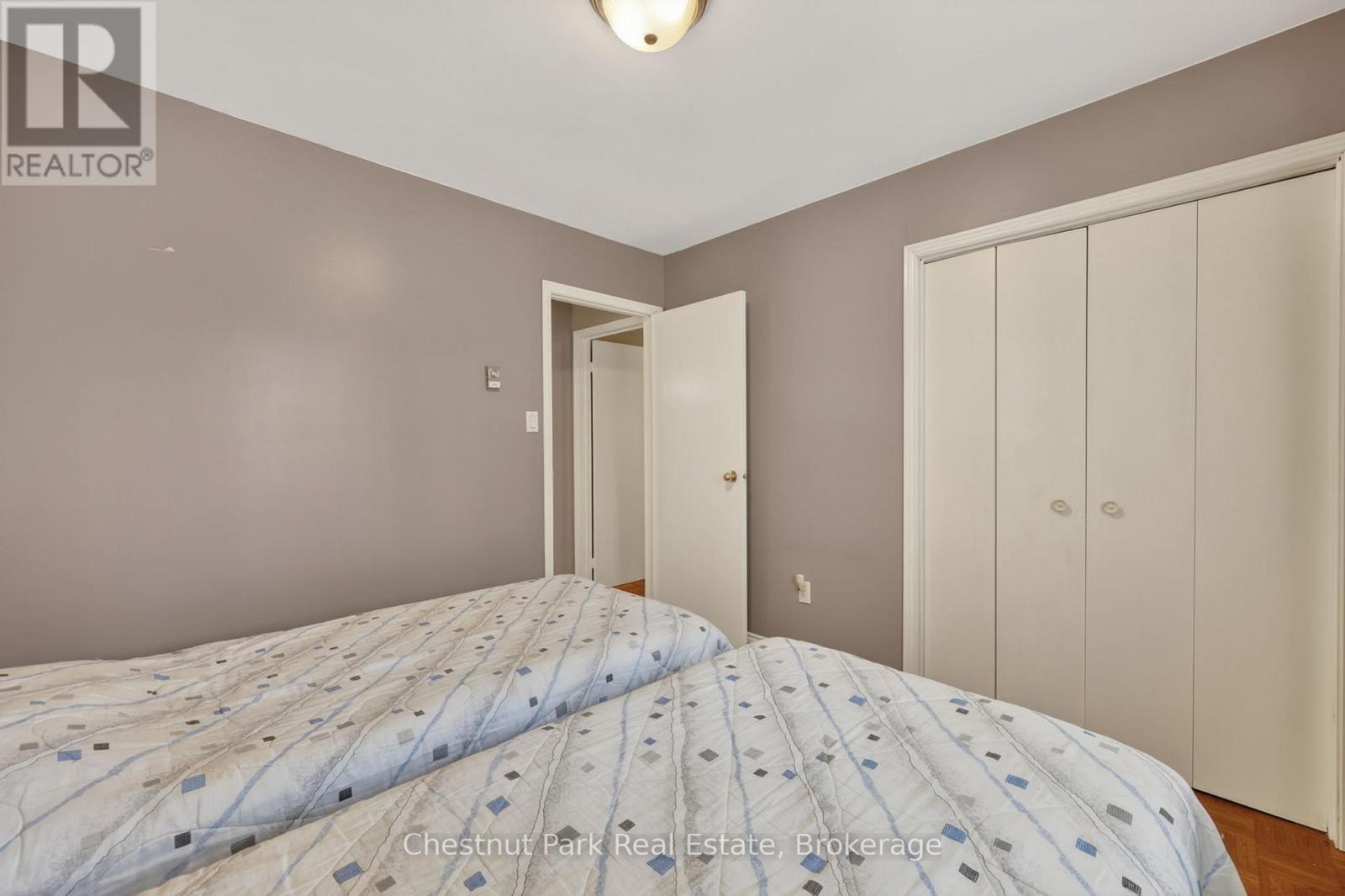 50 VINCENT CIRCLE - 22