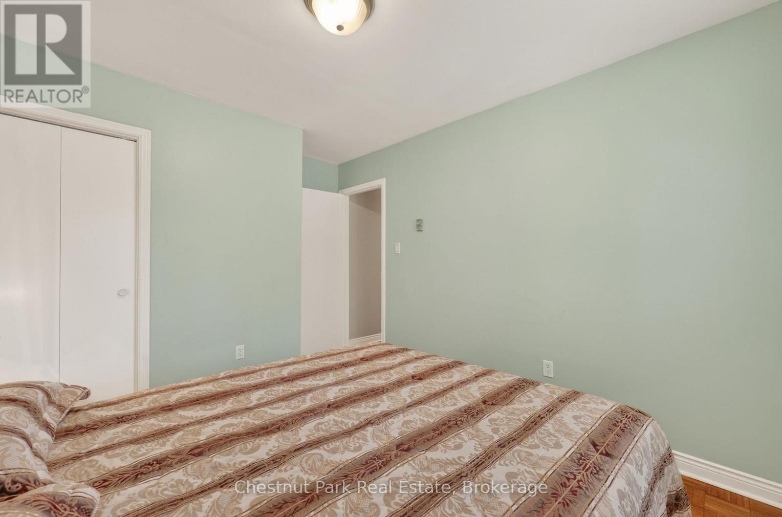 50 VINCENT CIRCLE - 24