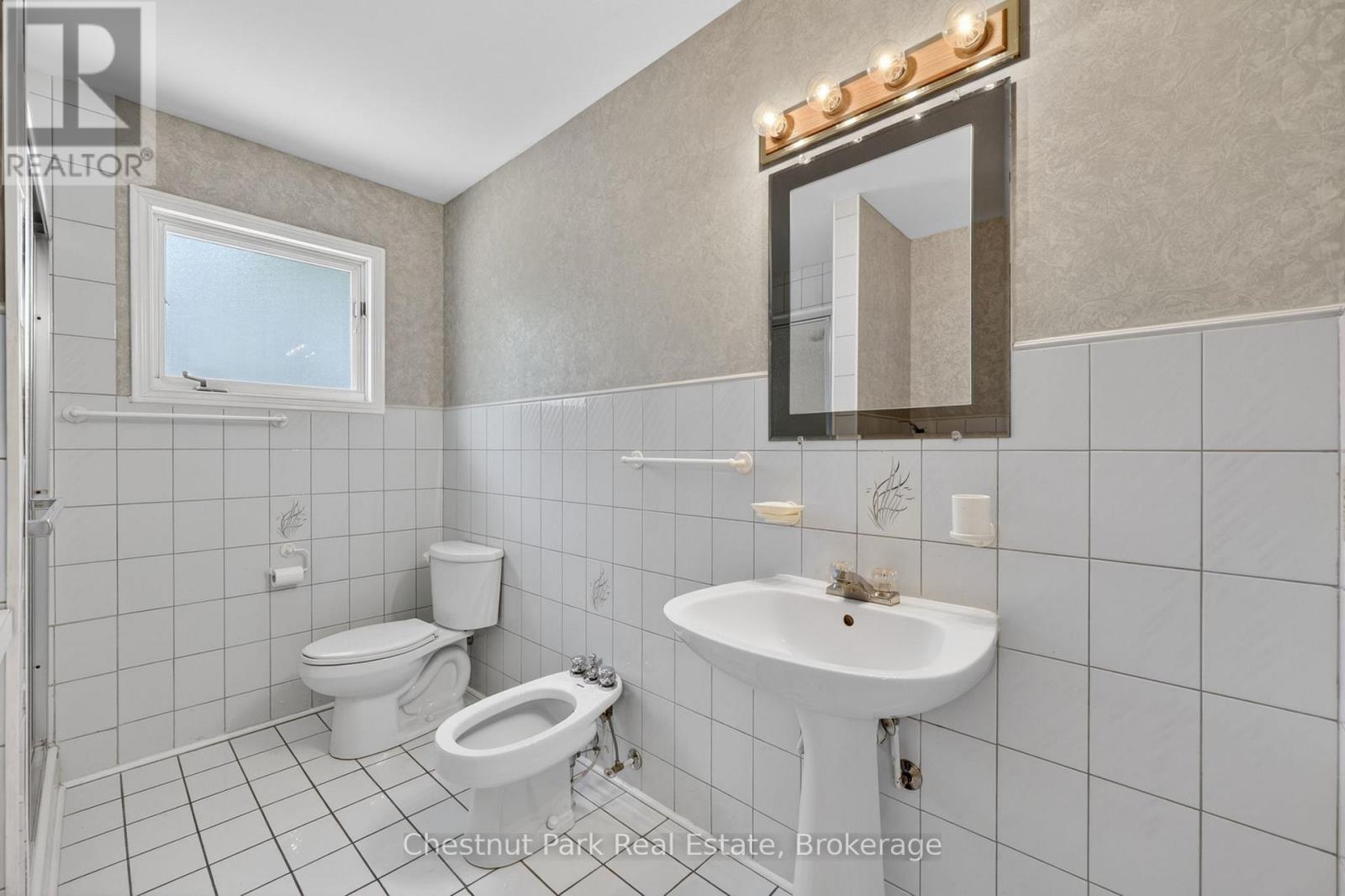 50 VINCENT CIRCLE - 25