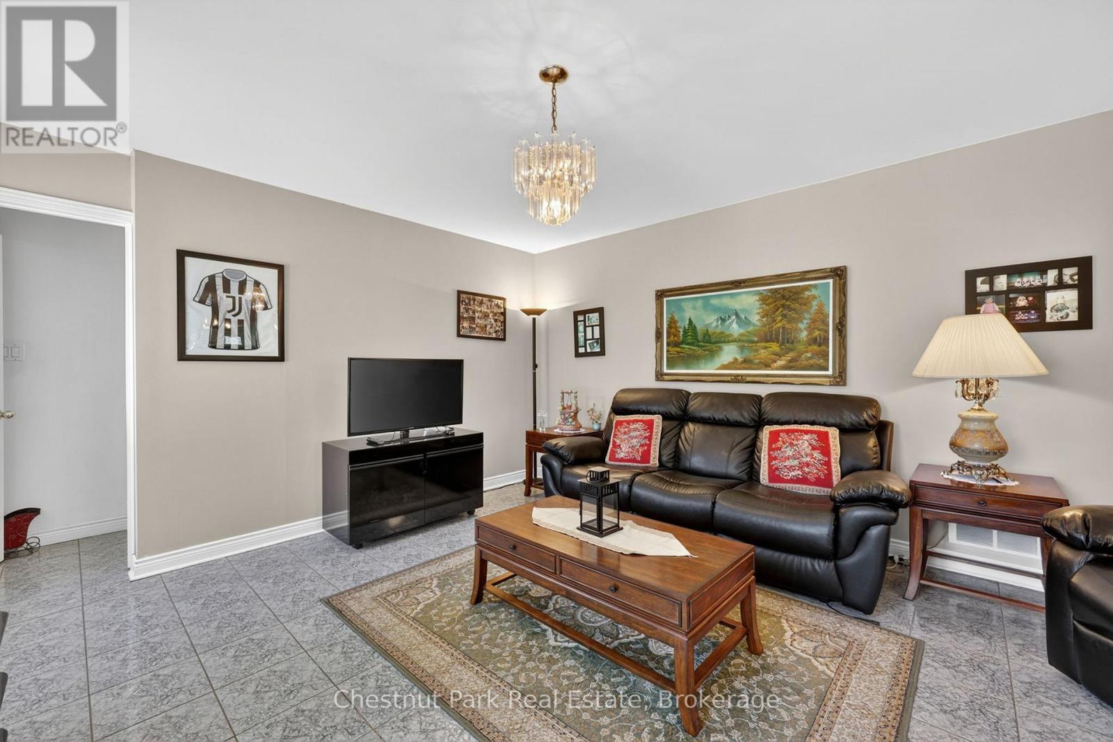 50 VINCENT CIRCLE - 9