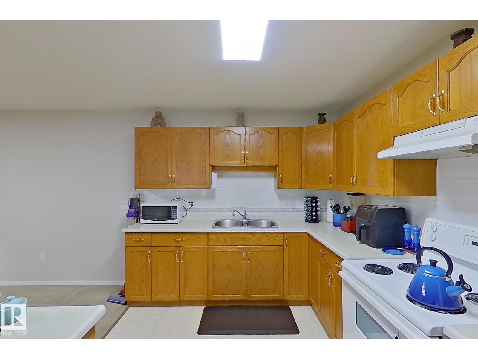 #208 10421 42 AV NW, Edmonton