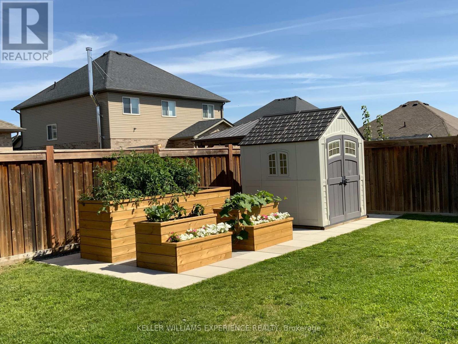 154 ARNOLD CRESCENT - 32