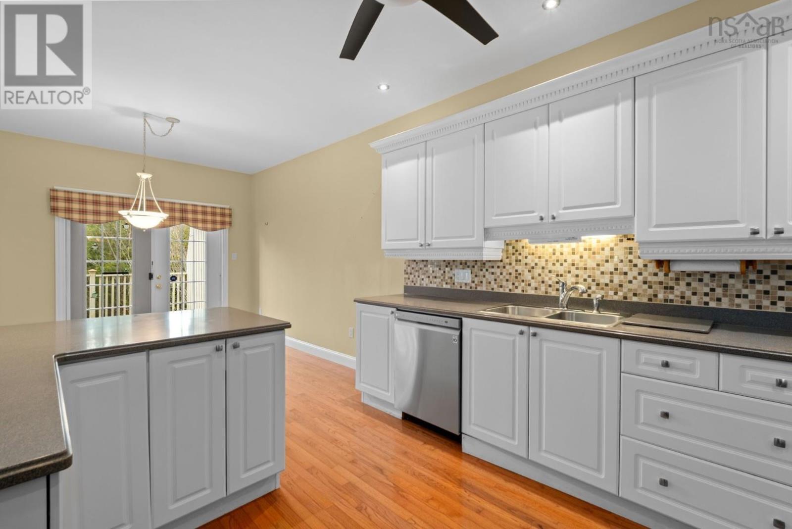 Property 15 of 49 of 52 Greenside Lane