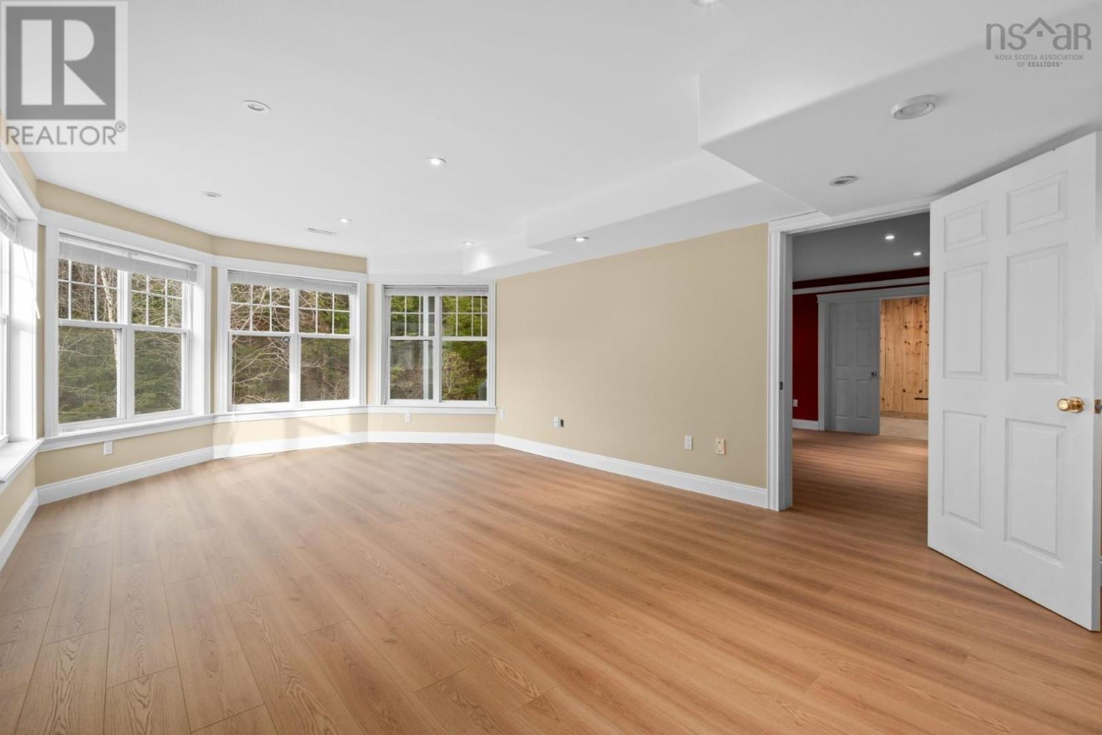 Property 32 of 49 of 52 Greenside Lane