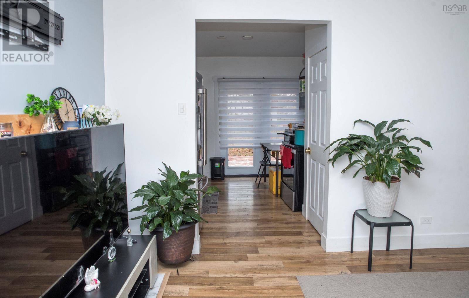 Property 11 of 33 of 12 LYNCH