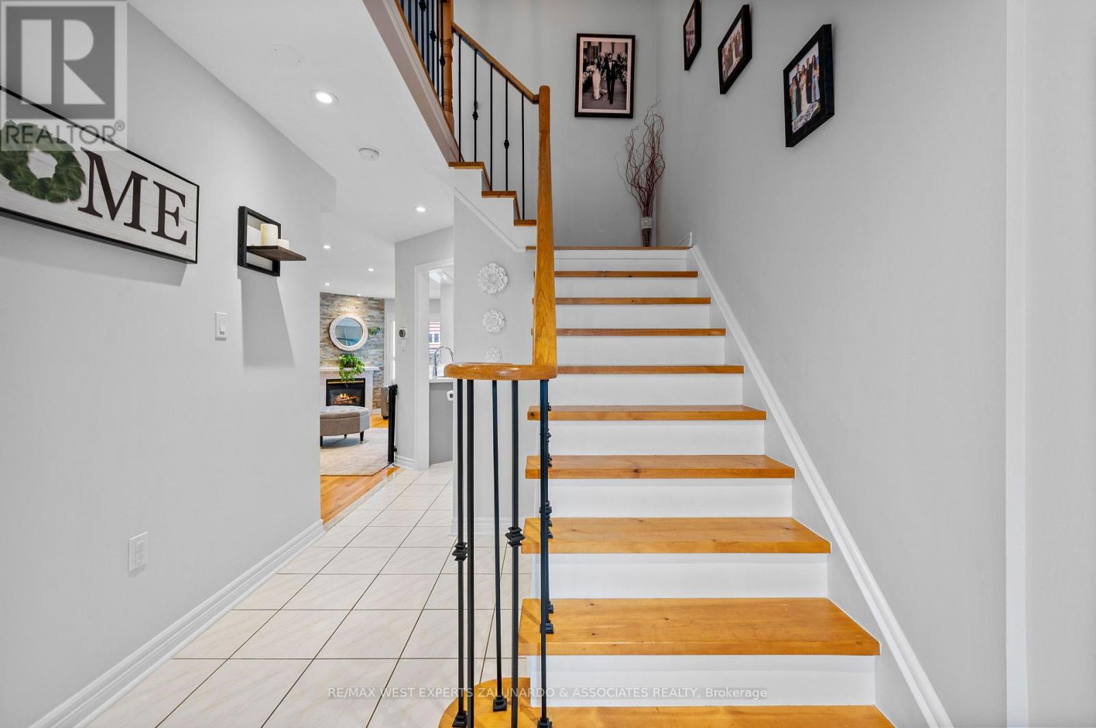24 MANORWOOD COURT - 21