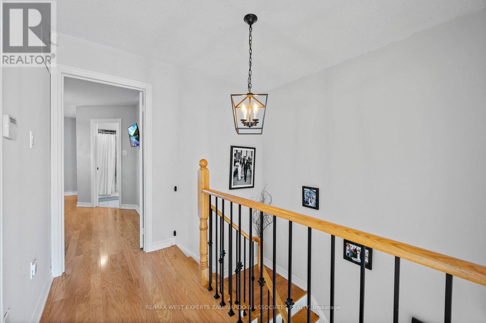 24 MANORWOOD COURT - 22