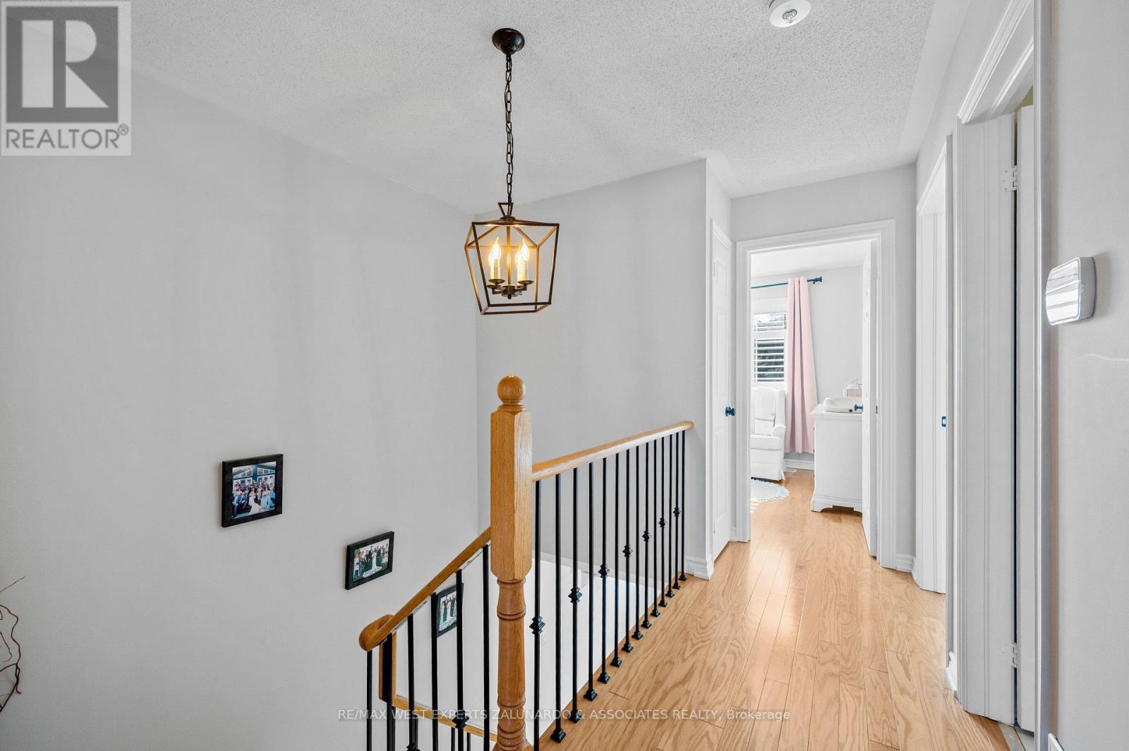 24 MANORWOOD COURT - 29