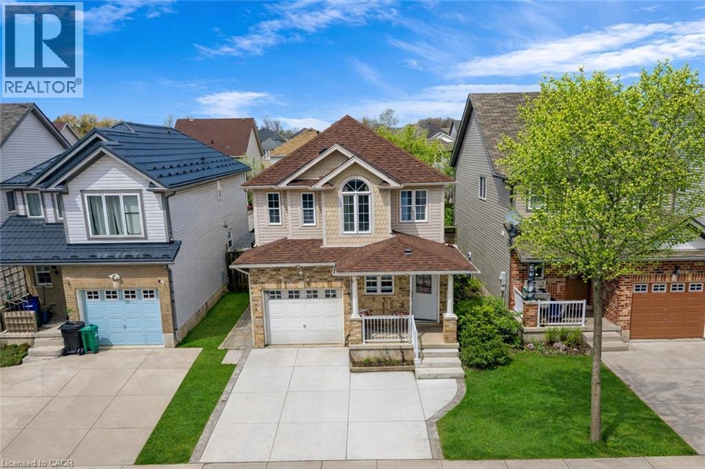 22 DAHLIA Street, Kitchener, Ontario N2E4A9 - Photo 2