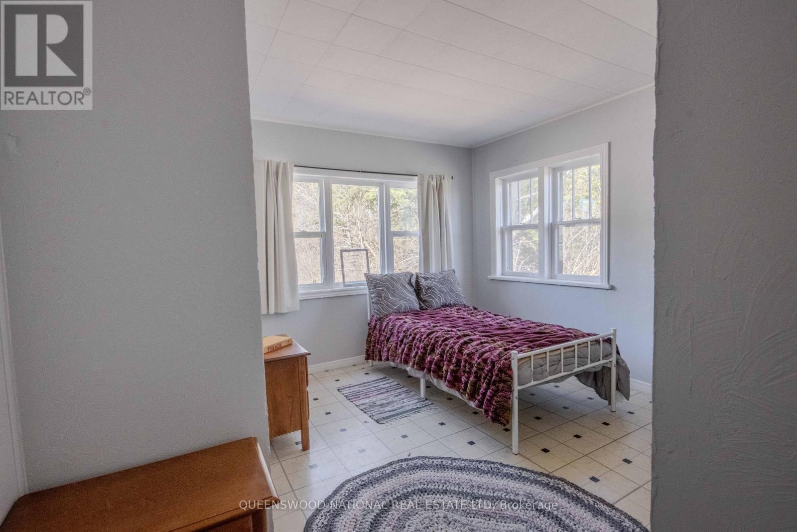 954 SCHUTT ROAD - 24