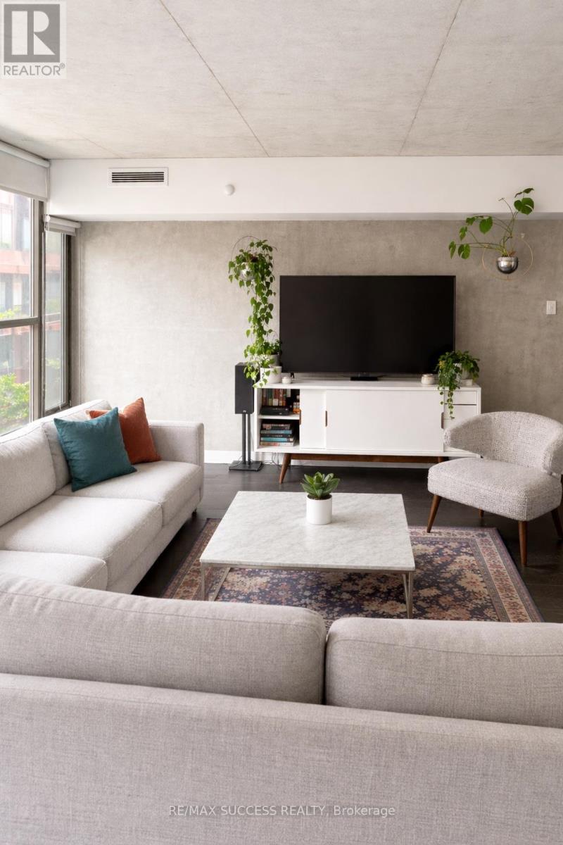 310 - 25 OXLEY STREET