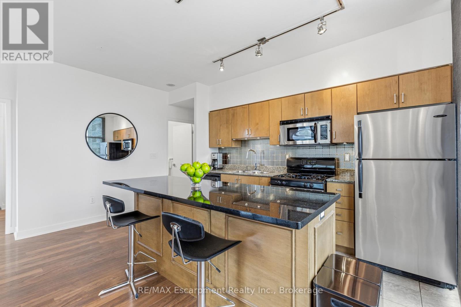 #303 9 SPADINA AVENUE - 26
