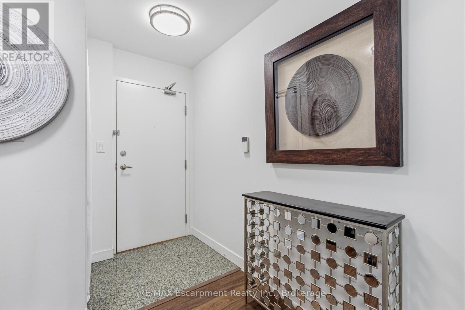 #303 9 SPADINA AVENUE - 29