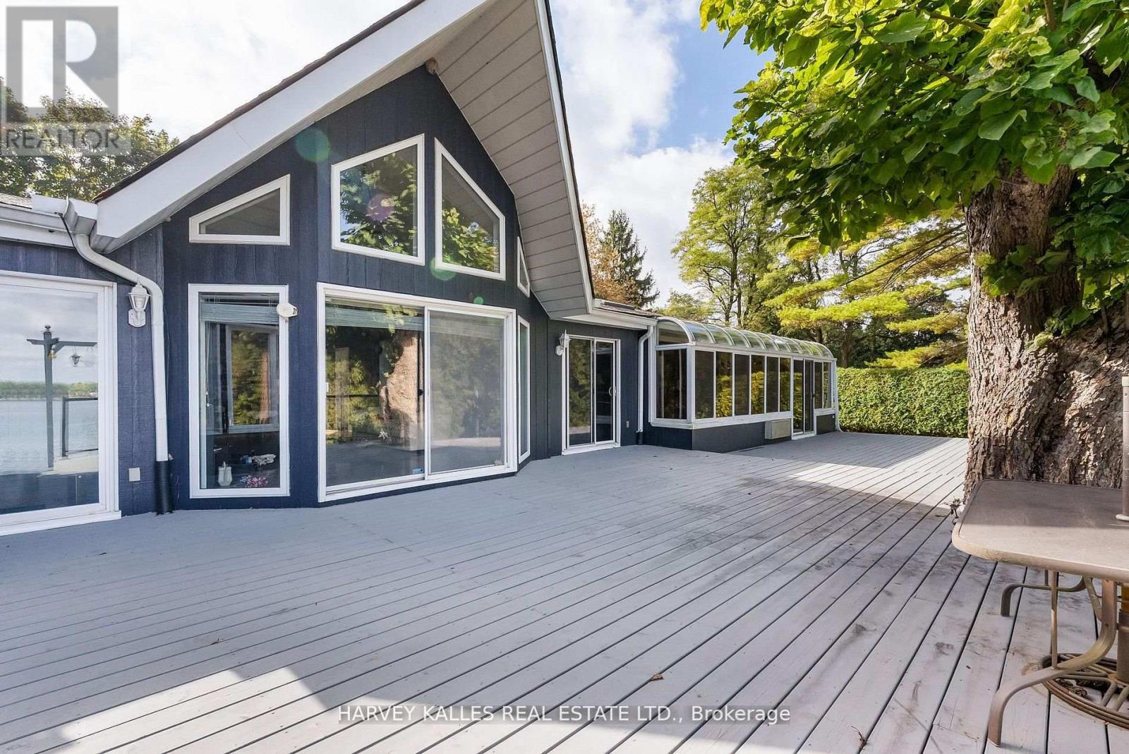 8 OAK DRIVE - 25