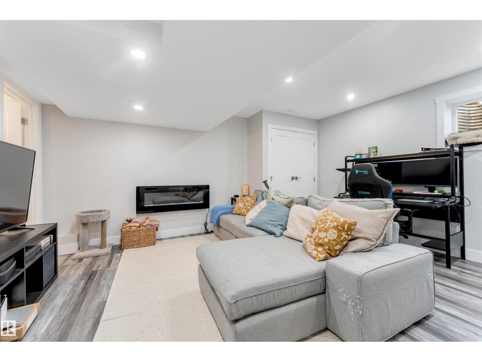 #11 4835 WRIGHT DR SW, Edmonton