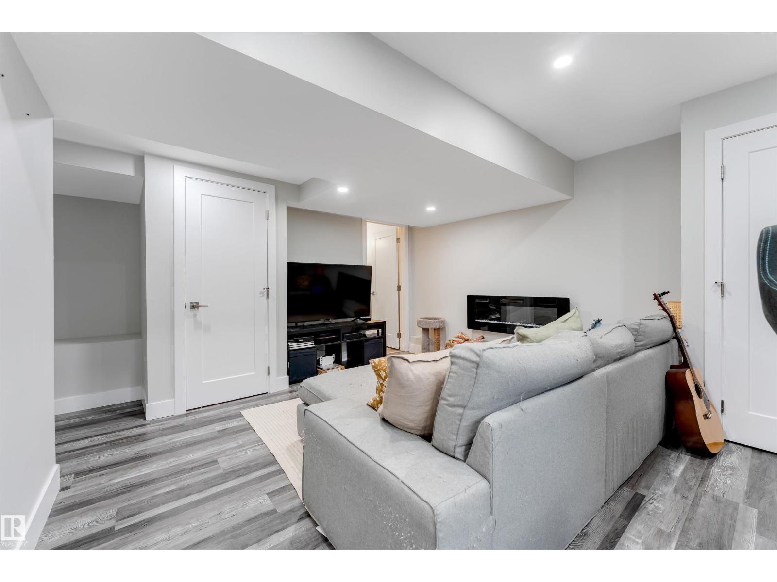 #11 4835 WRIGHT DR SW, Edmonton