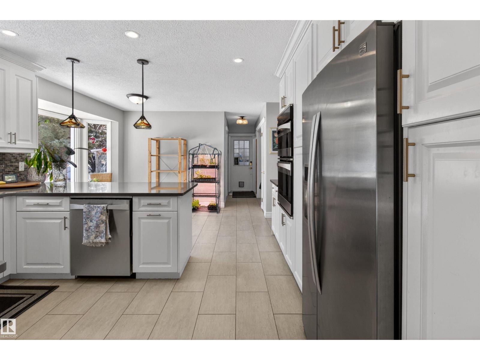 #98 52552 RGE ROAD 224 - 24