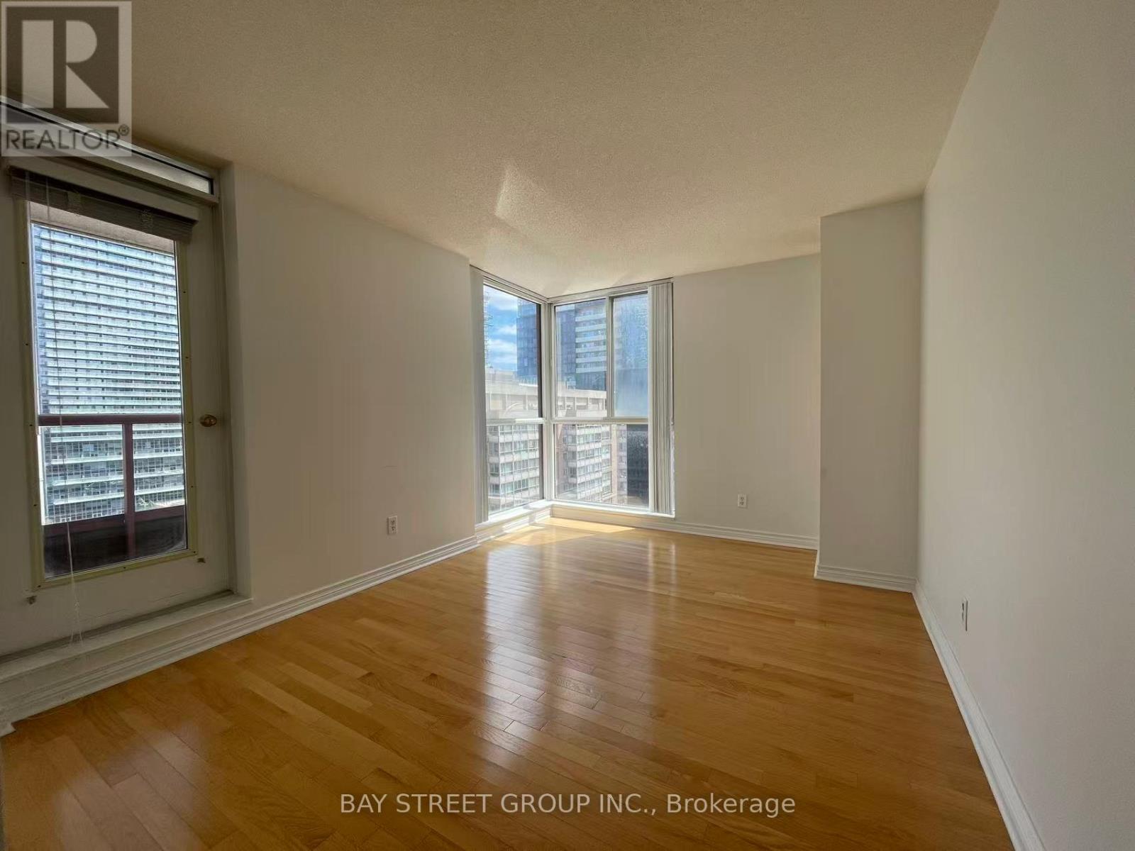 #1910 736 BAY STREET - 10