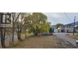 2611 Lakeshore Road, Vernon, BC V1H1N1 Photo 11