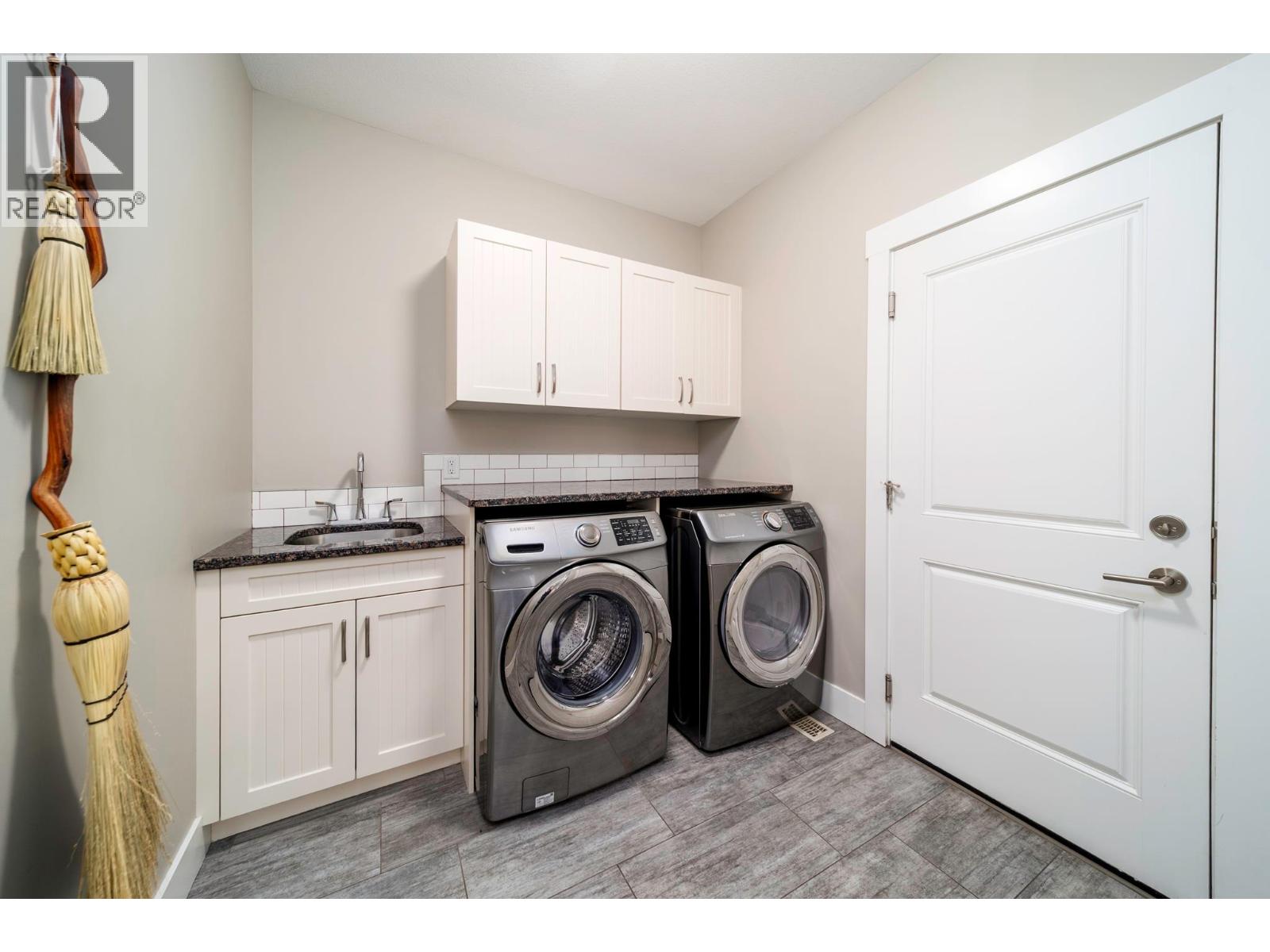  13053 Shoreline Drive, Lake Country