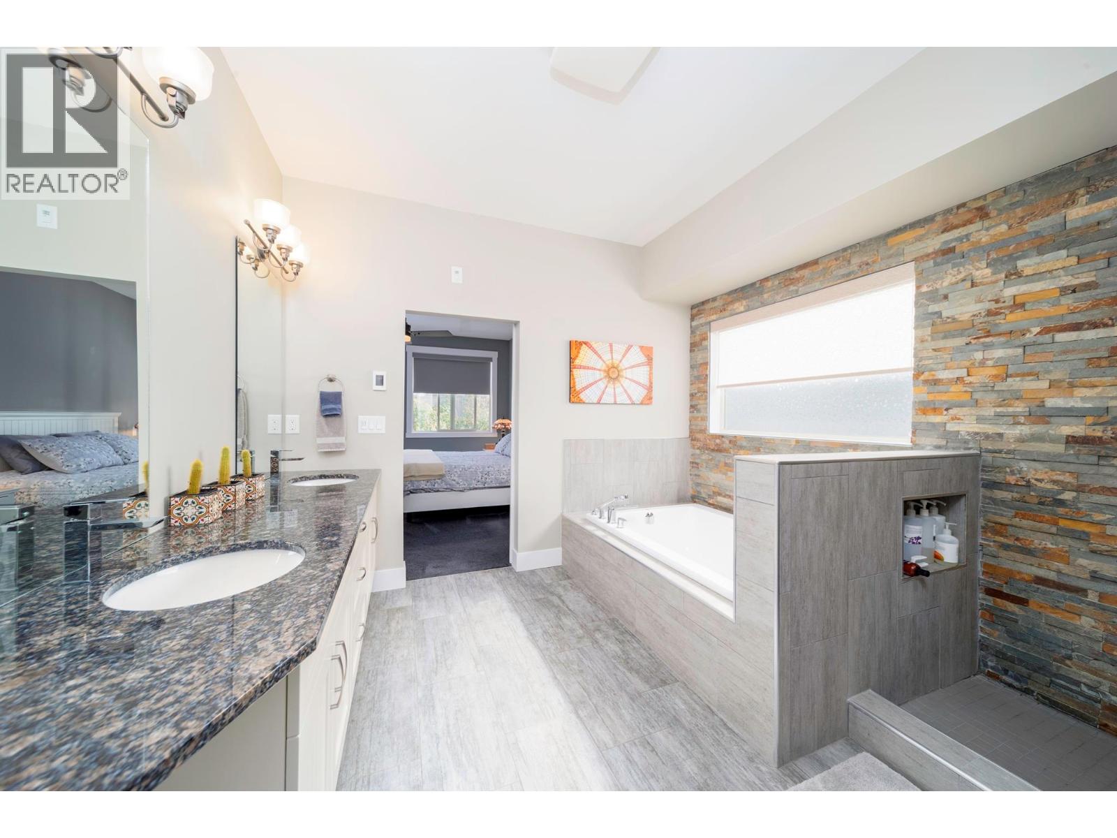  13053 Shoreline Drive, Lake Country