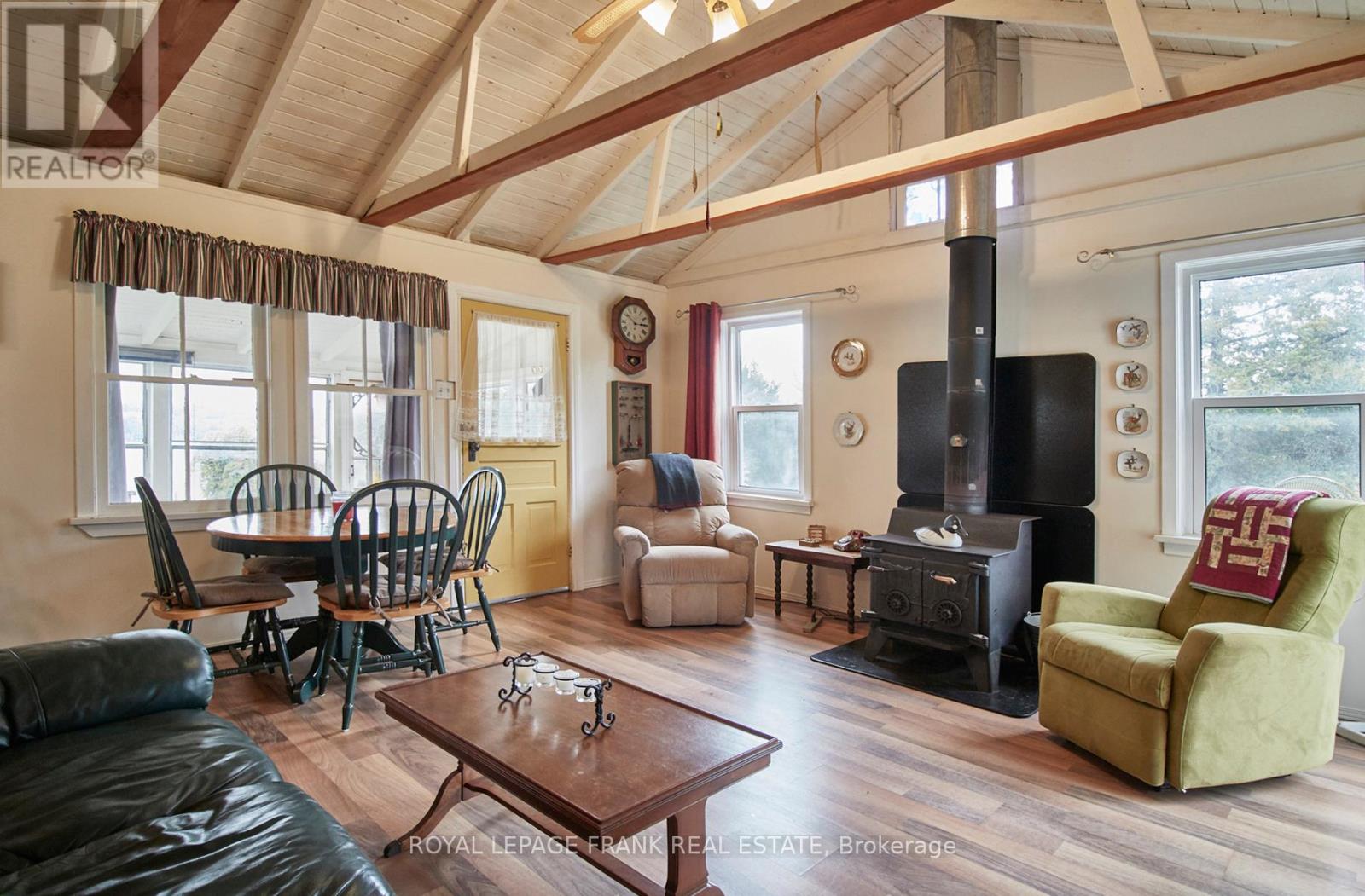 Living/Dining Area
