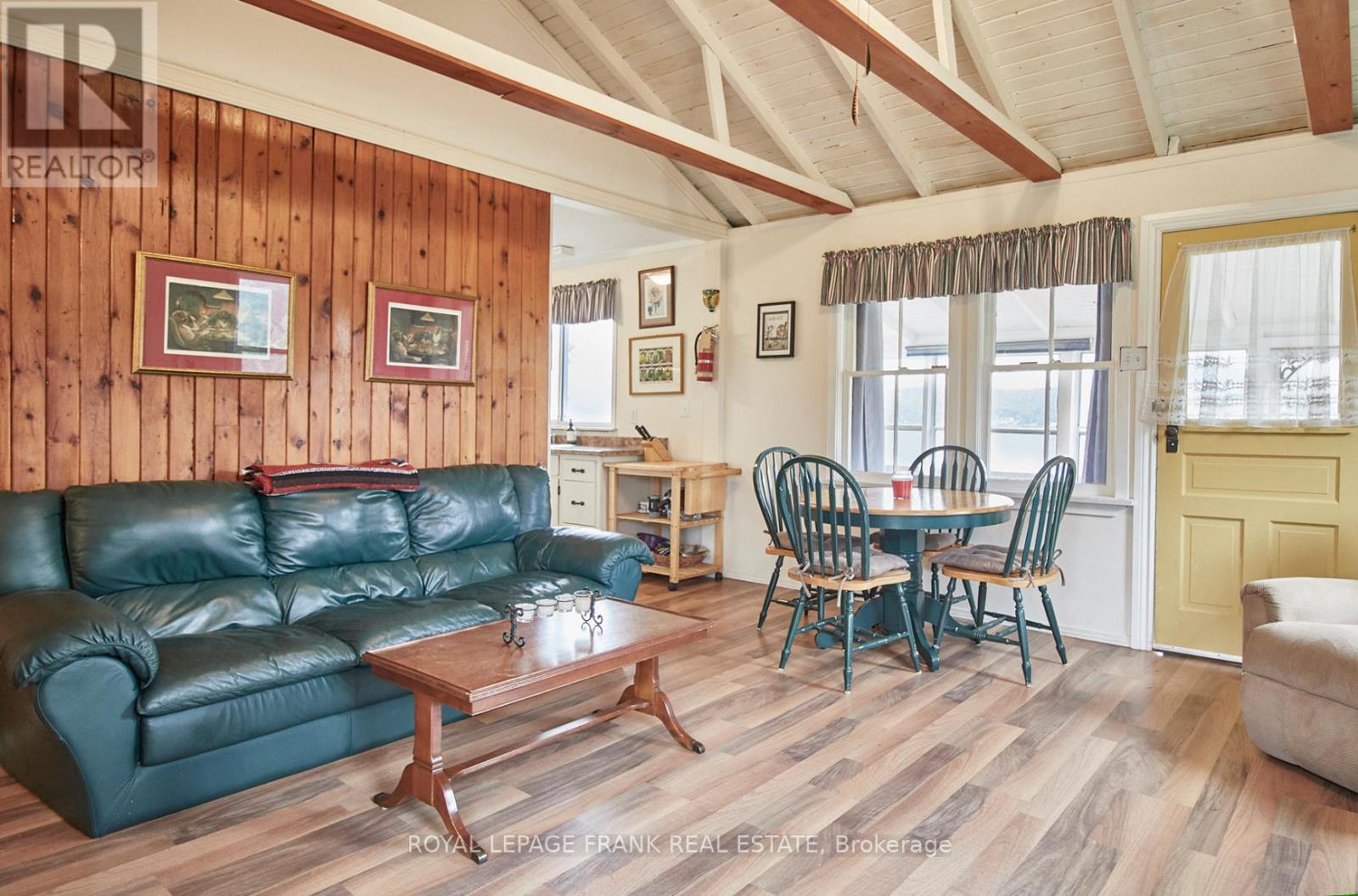 Living/Dining Area