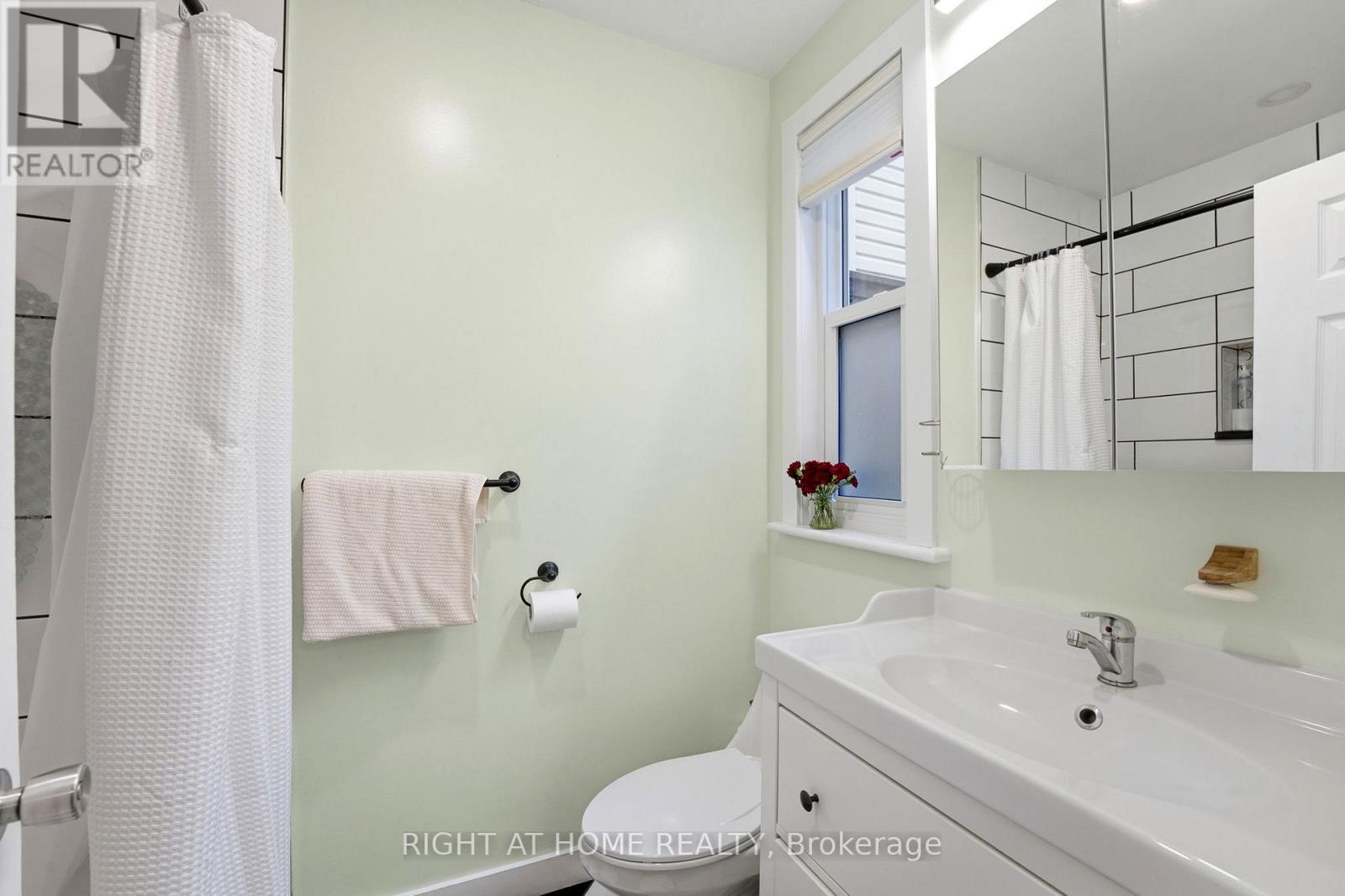 209 MARIER AVENUE — photo 15