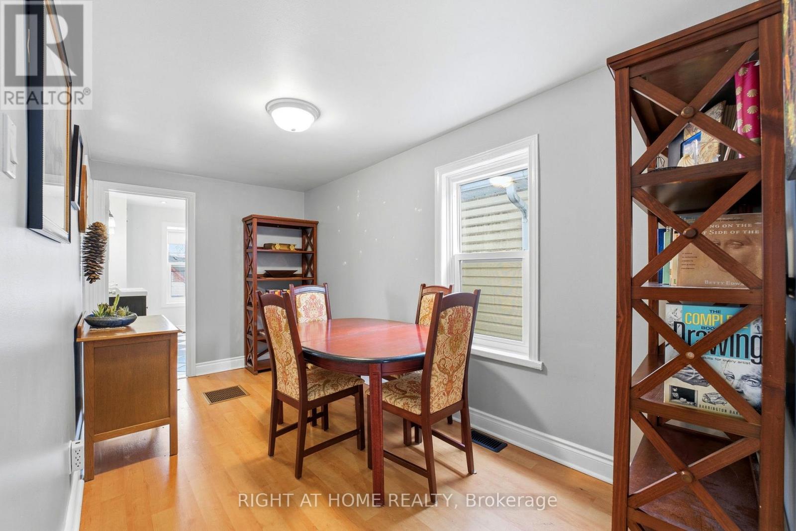 209 MARIER AVENUE — photo 19