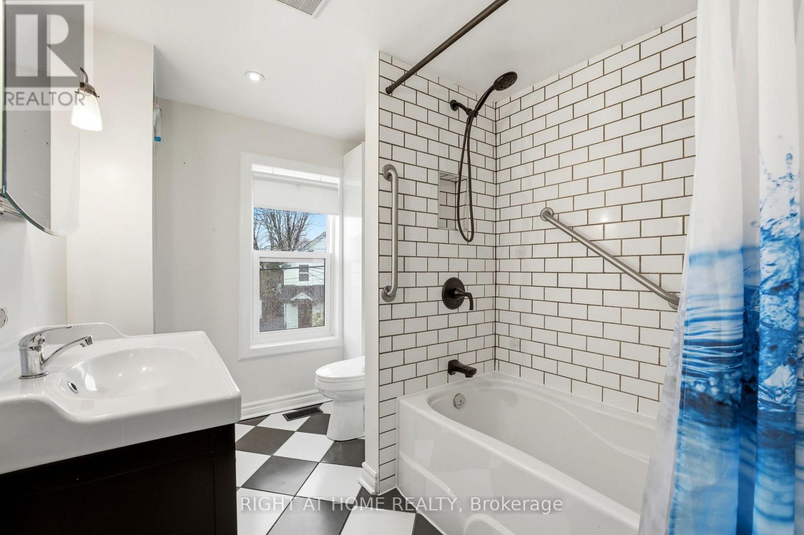 209 MARIER AVENUE — photo 23