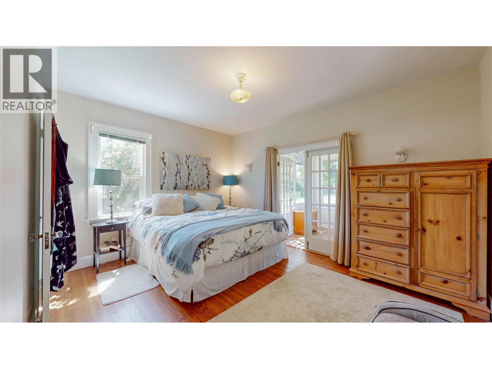 4371 Highway 97, Oliver